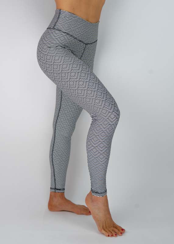 womens-reversible-legging-black-white